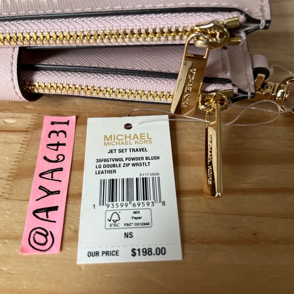 Michael Kors Wallet🎈🎈 - Picture 4 of 7